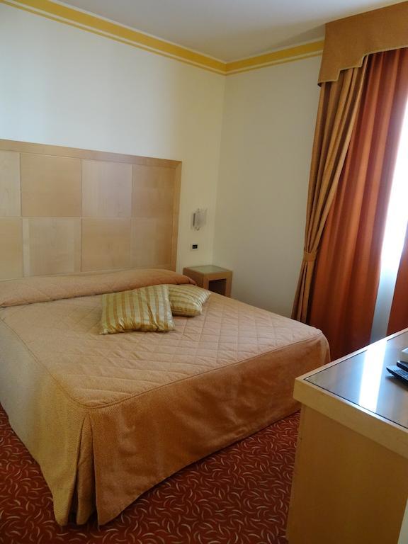 Hotel Roma Cividale del Friuli Kamer foto